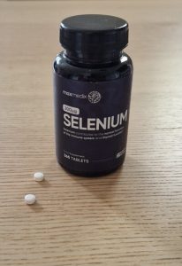 Selenium suppliment blood electrification device